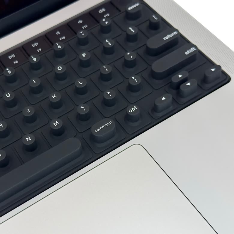 Yema Type — Cubierta de teclado para uñas largas